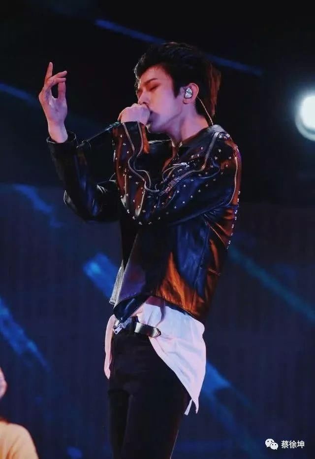 那些年蔡徐坤留过的发型!我们来盘点盘点?