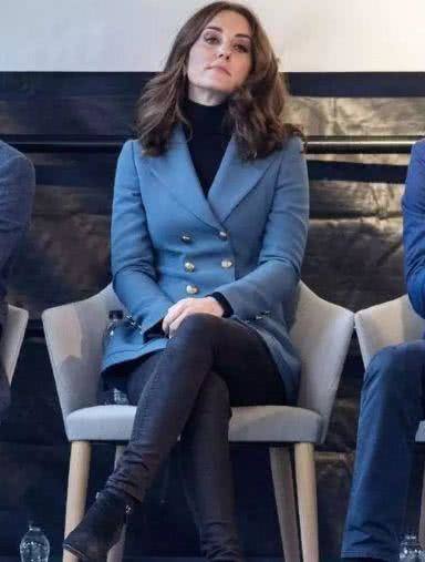 跷二郎腿的王室女性，凯特不雅，戴安娜险“走光”，女王违反规定