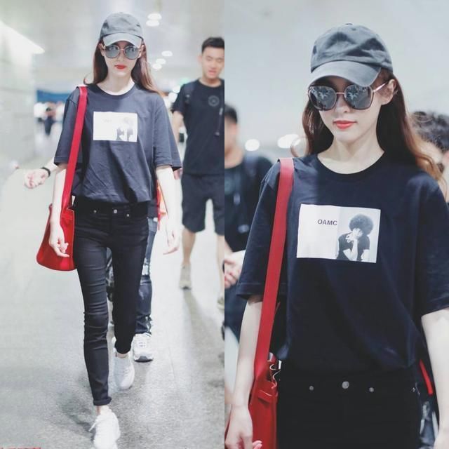 唐嫣与陈乔恩同穿纱裙配t恤，相差4岁，看鞋就知道谁是真少女！