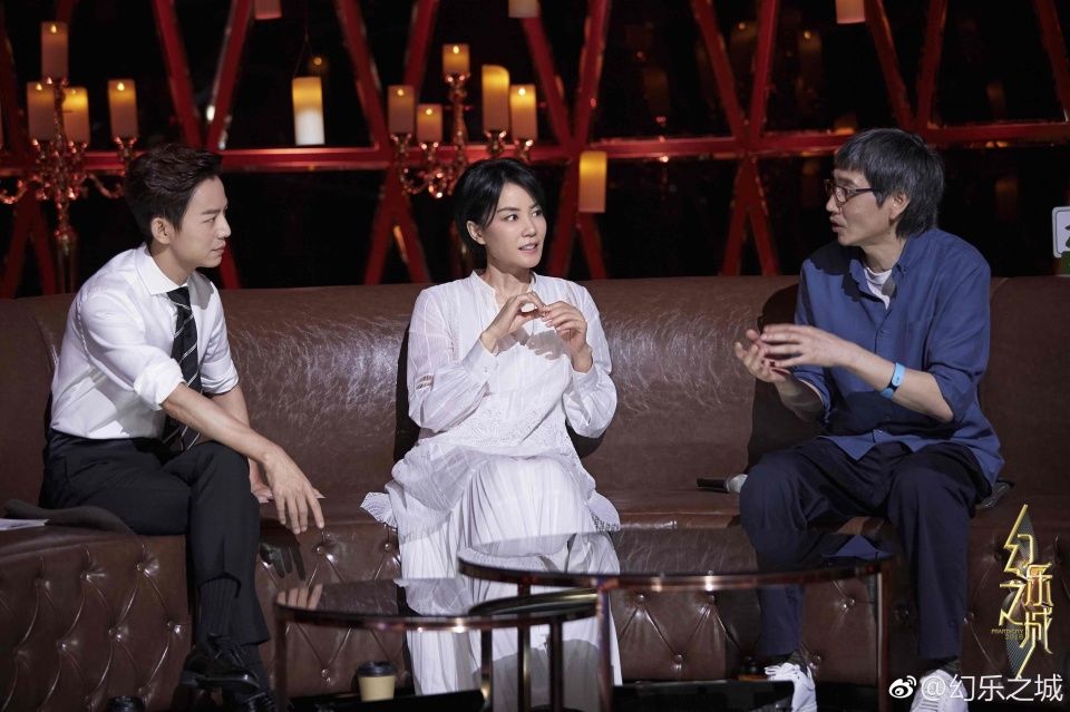 王菲窦靖童终于同台了!娱乐圈最有个性的母女，妈妈美呆女儿酷帅