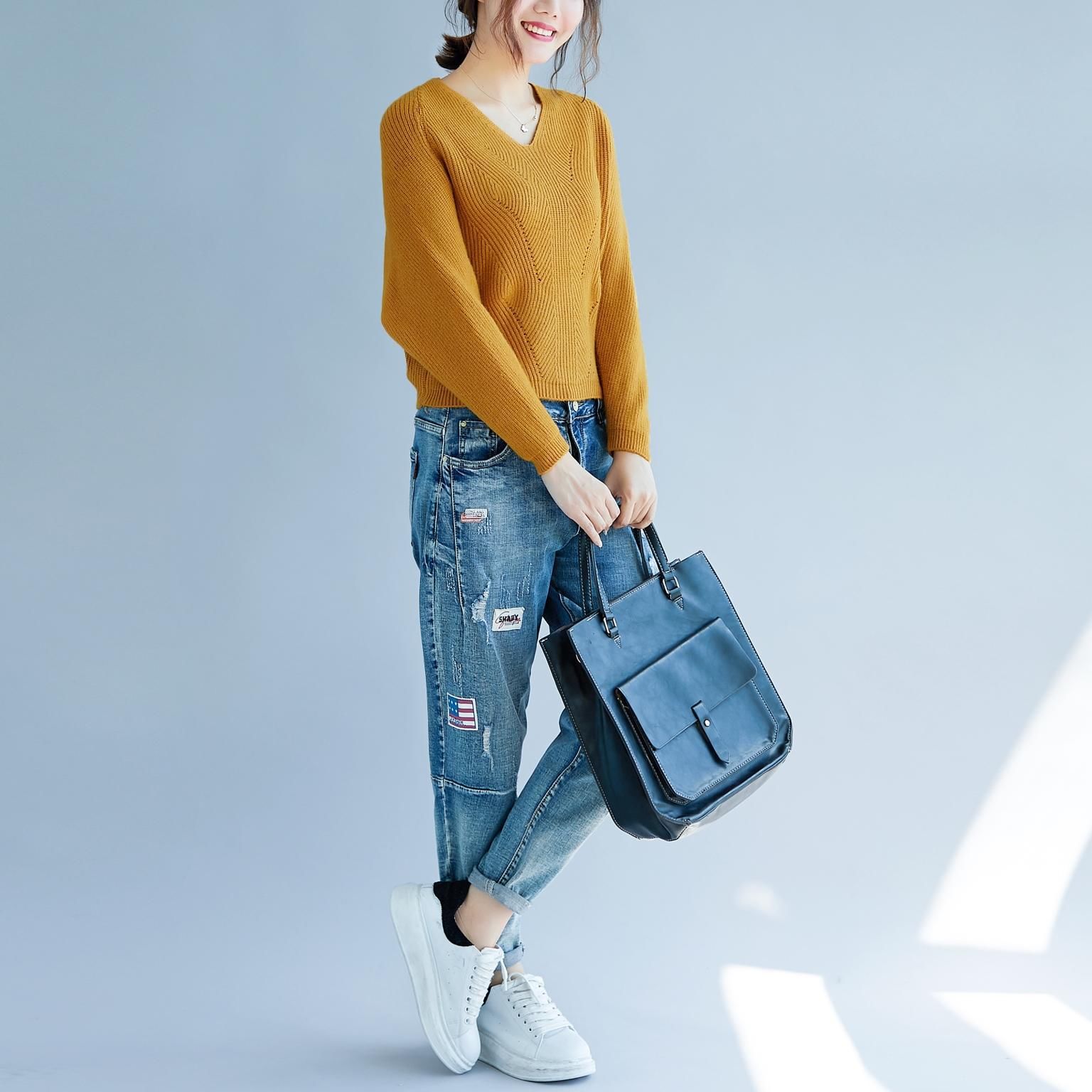 这才是早秋流行“小衫+半裙短小”，赶紧来看看下面女人，超美嫩