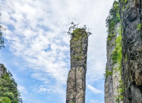 湖北原始美景，风光雄伟秀丽，被称为“地球上最美丽的伤痕”