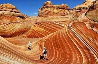 这片高15米、长110米的“海浪”,大约形成于27亿年前!