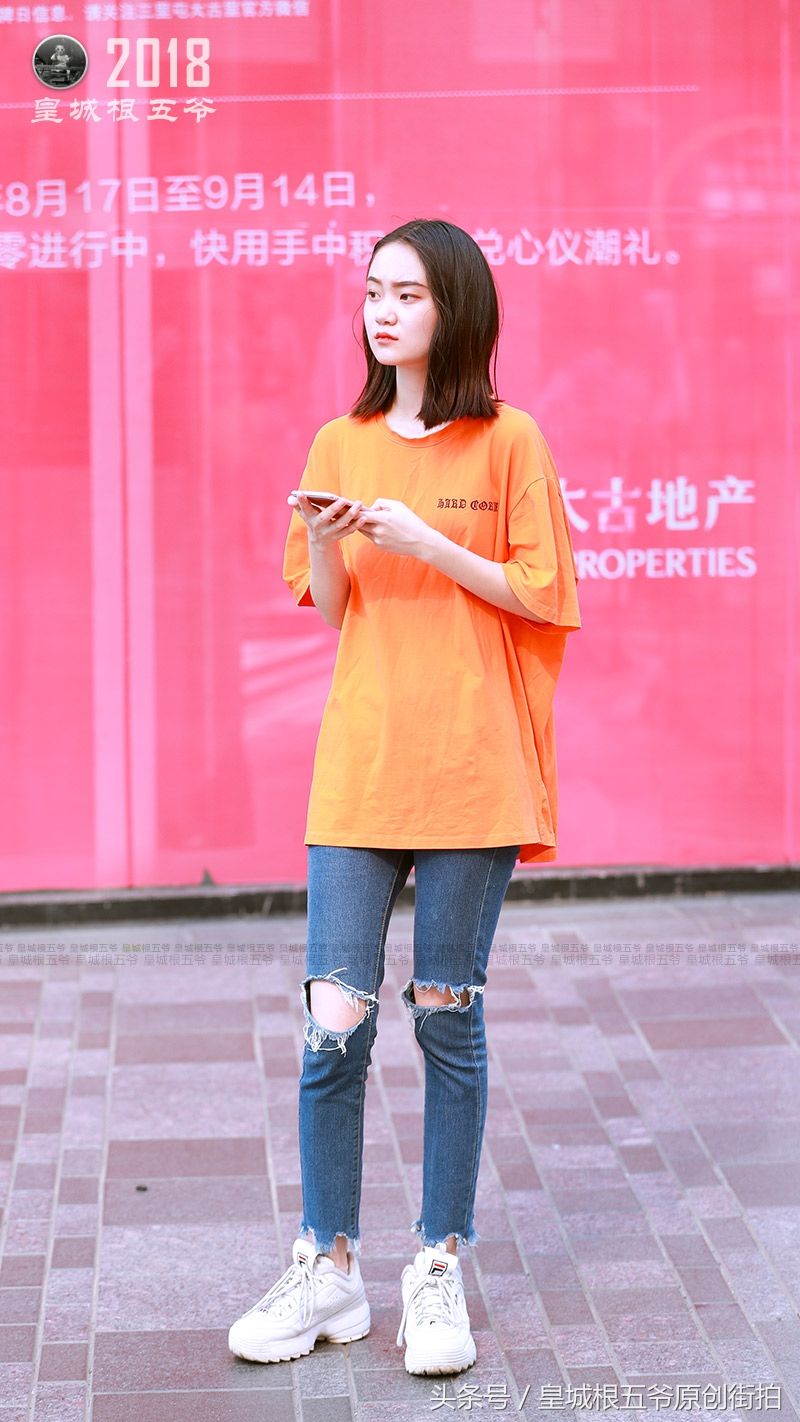 街拍:让你浑身散发迷人气息，一直都是这么美