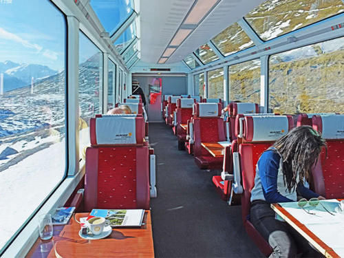 世界上最慢的火车，比我国高铁慢10倍，乘客却嫌太快