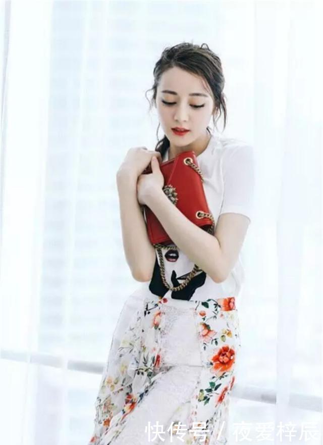 气质:今年喜欢穿花裙子的女人,跟着明星这样来搭配,气质优雅更有腔调