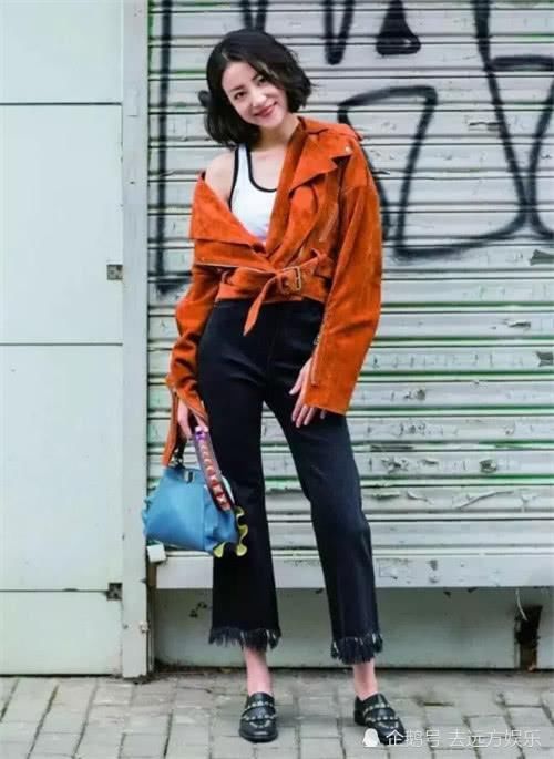 女星同款喇叭裤：宋茜到脚面，霍思燕的到脚踝，只有李溪芮到小腿