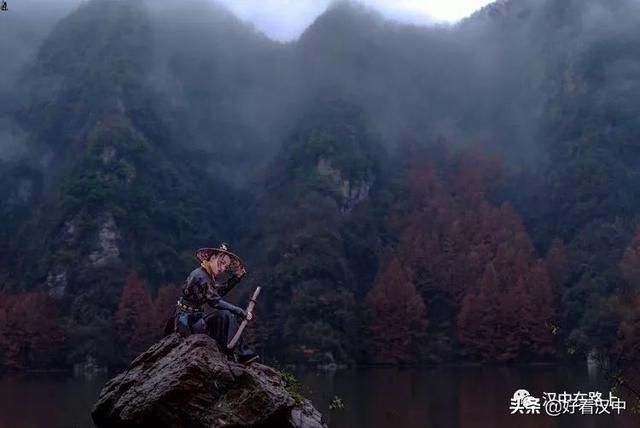 大雪过后的汉中龙池特别适合汉服摄影,不信你看