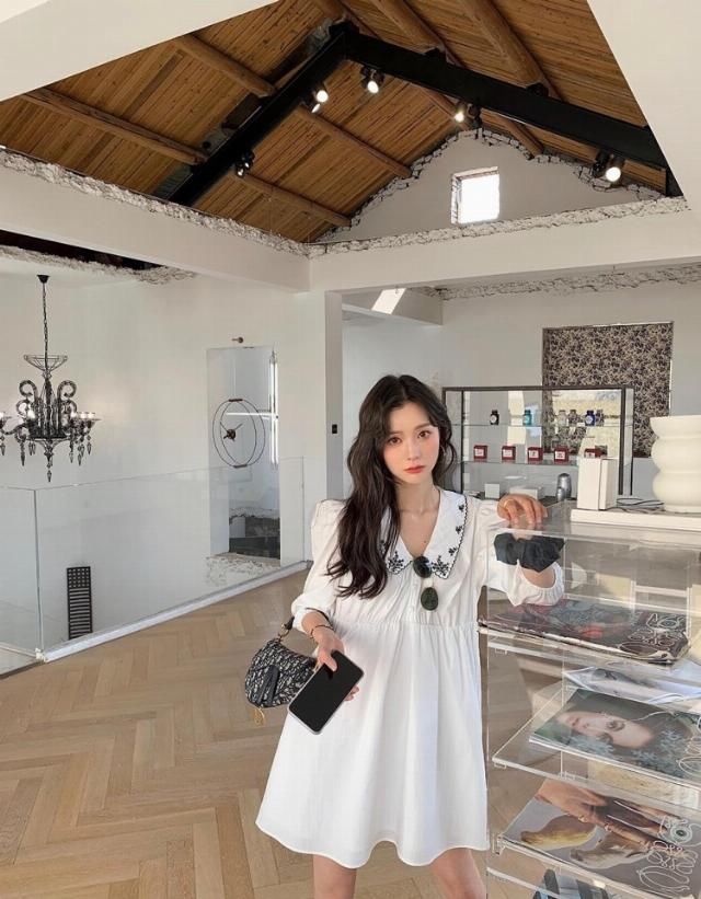  小姐姐：为你的春季穿搭来点新意，超百搭的泡泡袖，可爱之中还带着点优雅