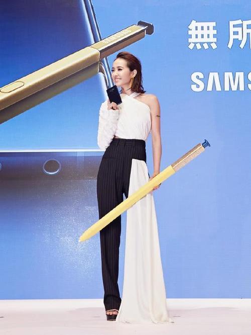 38岁蔡依林真会穿!身着豹纹装气场全开,网友:一般人无法驾驭