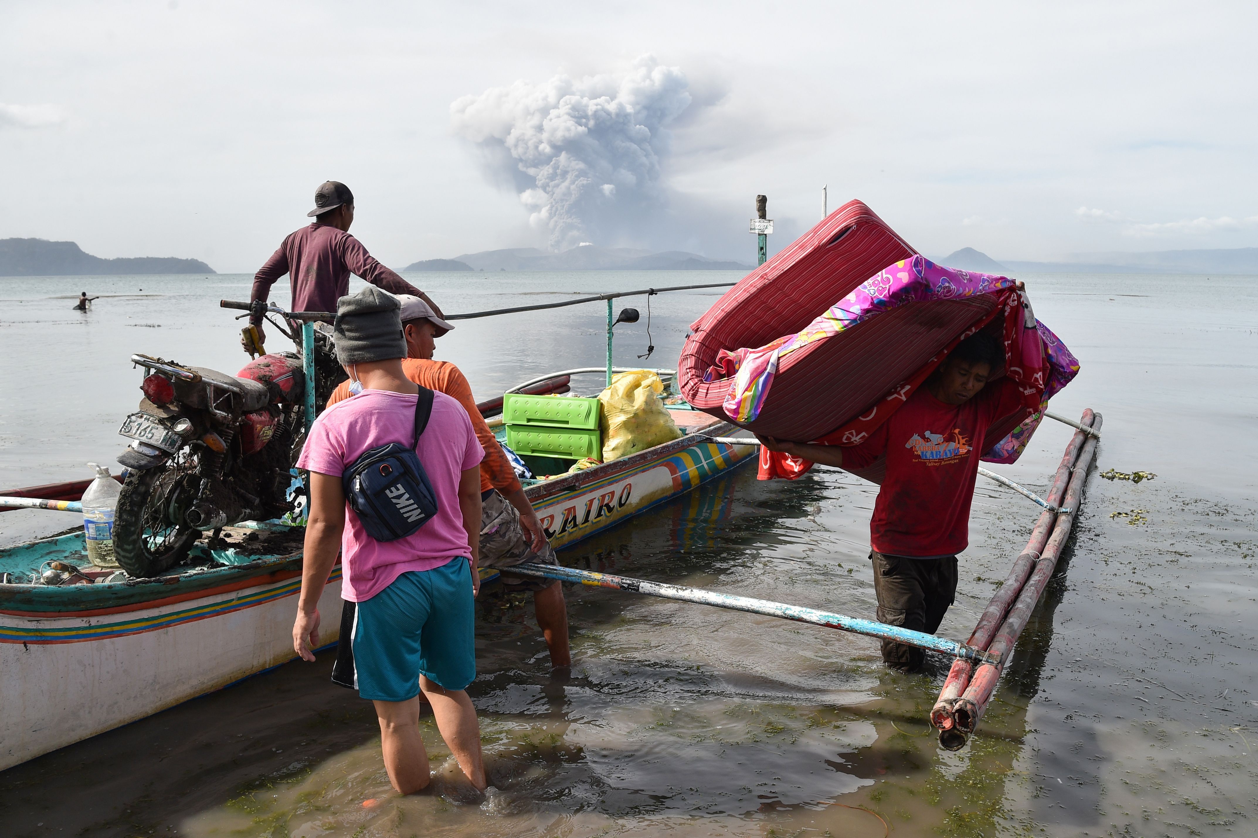 菲律宾塔阿尔火山喷发时间