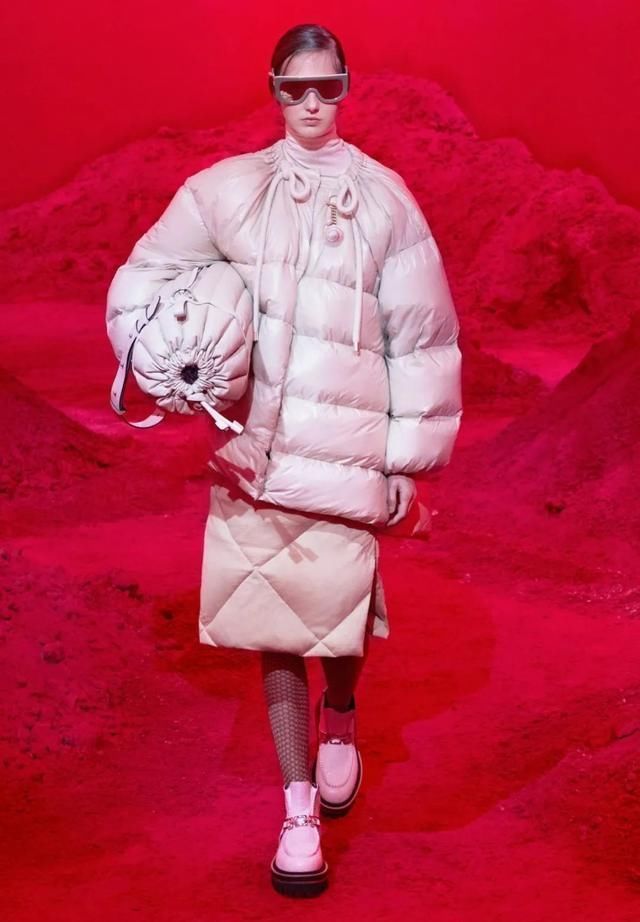 设计师@2020秋冬 Genius 系列：多个天才设计师的合作系列，MONCLER