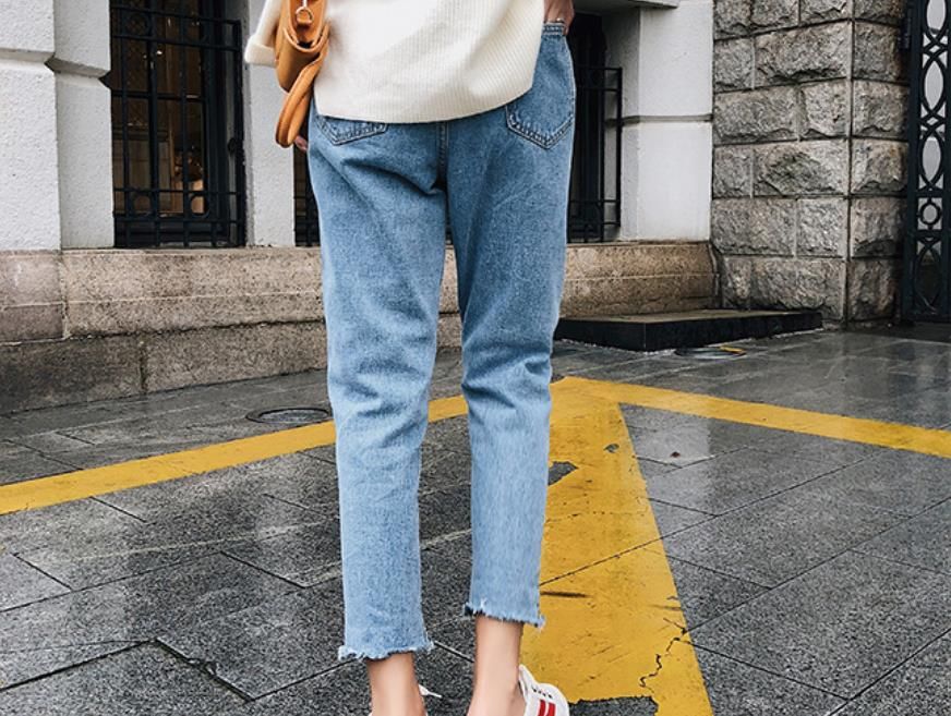 太美了，不敢相信，老婆穿上小脚牛仔裤，一件比一件好看，长面子