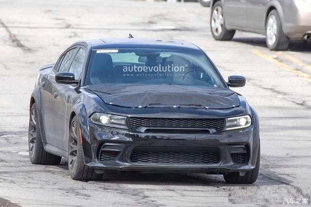  ＂sex_score＂:＂0＂道奇Charger Hellcat Redeye谍照曝光 马力超800匹