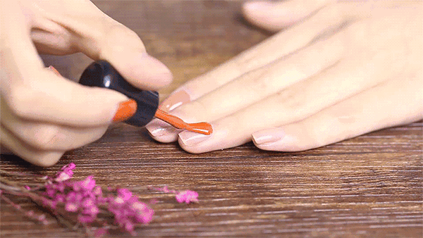 怀孕都可以放心用的指甲油，还可以随时撕拉换色!