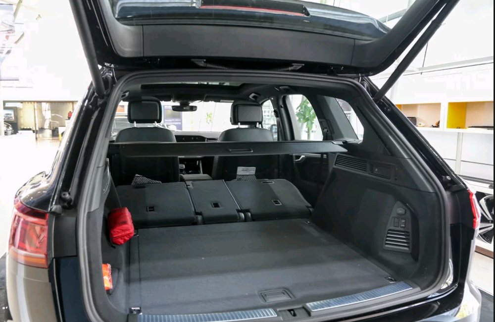  「优于」最低调的豪华SUV，搭载3.0T发动机，在性能上优于奥迪Q7，但鲜为人知