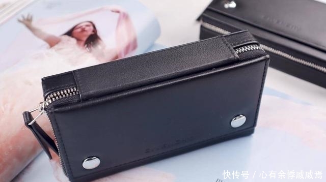『特别适合』500块就能买纪梵希的包包和口红?这个唇彩盘也太高能了吧