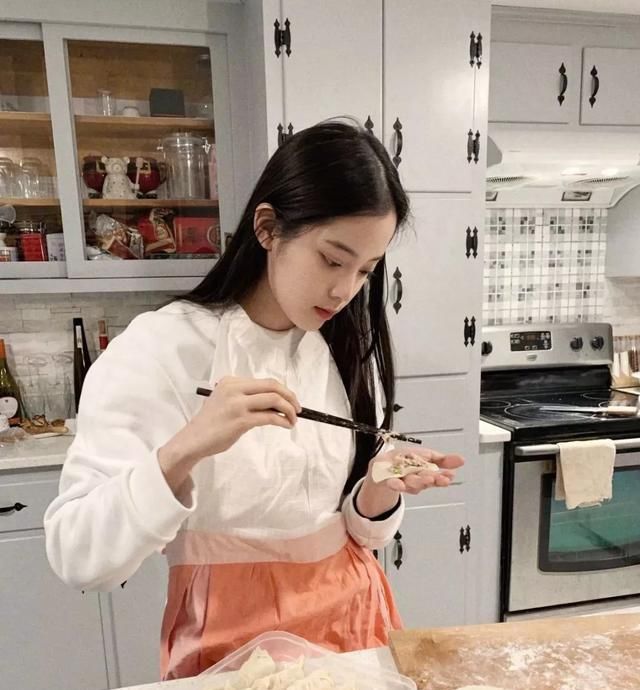  服装：春天怎么服装搭配更有气质？