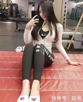 健身女神告诉你胖不是丑!通过努力训练,身材比例更完美!