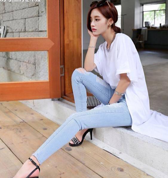 简单牛仔裤， 穿出大长腿，打造性感小蛮腰