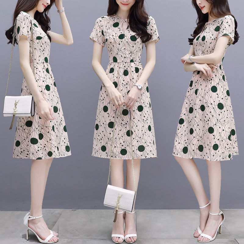 哇噻，今年的连衣裙太好看了，忍不住给自己买了5件，洋气又美嫩