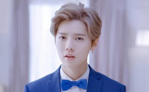 换了发型的鹿晗，瞬间走向了颜值巅峰，网友：还是傻狍子最帅！