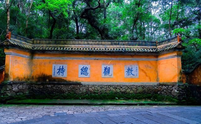 中国寺庙四绝之一！济公最初在此出家，鉴真东渡前也朝拜过