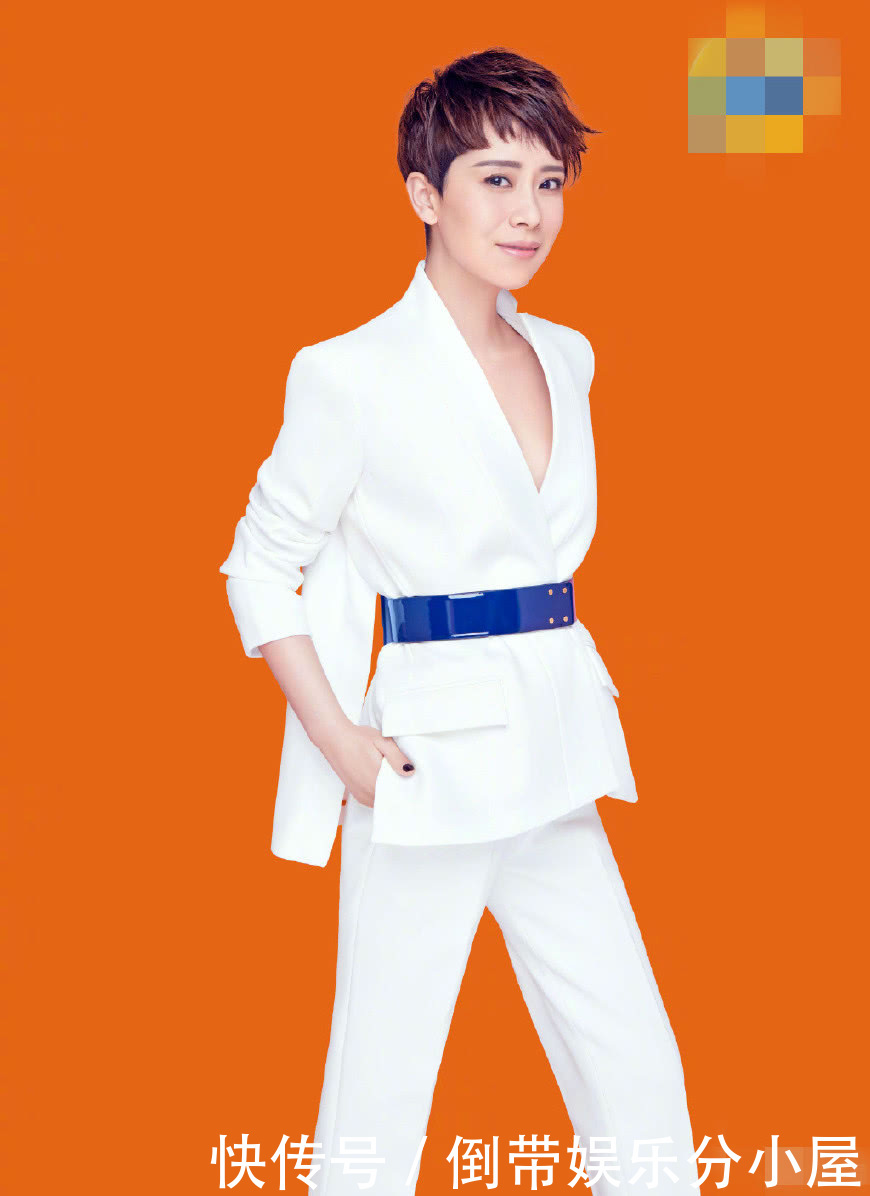 40岁海清和26岁杨紫同穿半裙，不看年龄拼衣品，美的不分上下