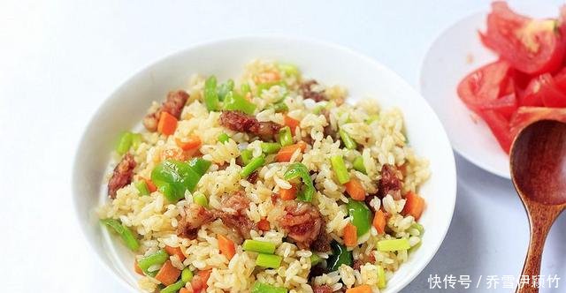 荤素■这碗炒饭学会了,再也不怕剩米饭,荤素搭配做便当真好