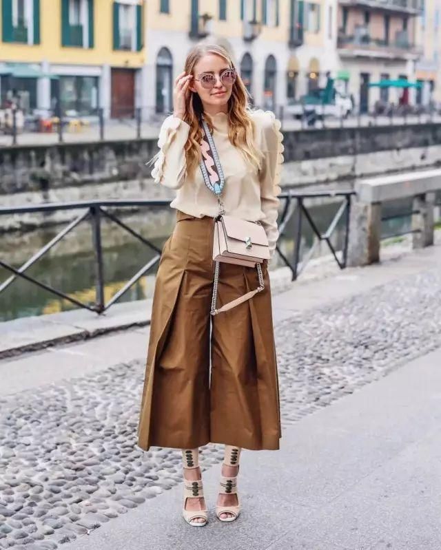 鞋子穿不对，阔腿裤再美也白费!