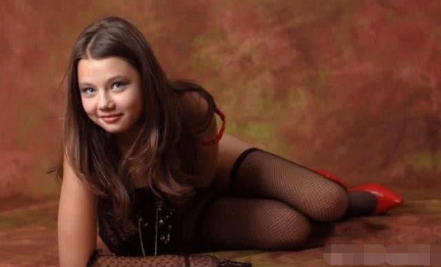 独家揭秘:你知道爱穿丝袜的女孩儿，她们心里是怎么想的吗?