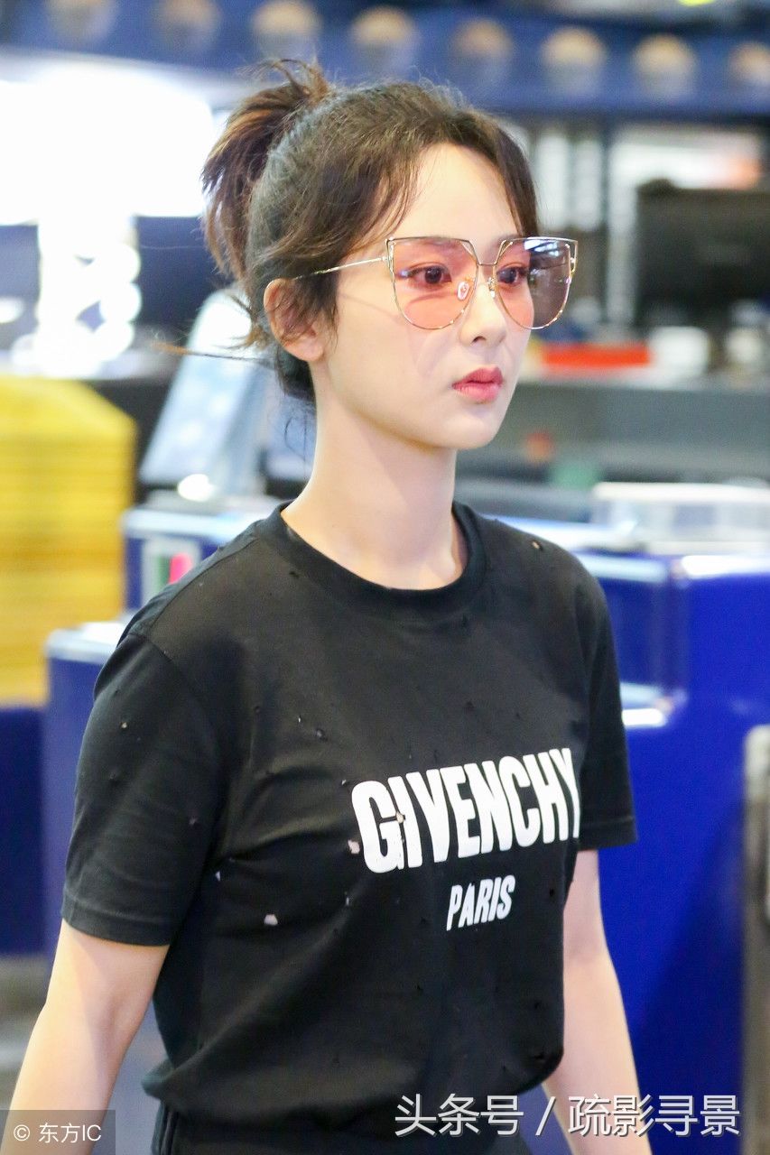 杨紫发微博称物是人非，是真实情况还是剧中的台词，小猴子挺住