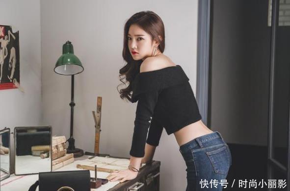 身材有型的牛仔裤美女，尽显成熟女人味，走到哪都吸睛