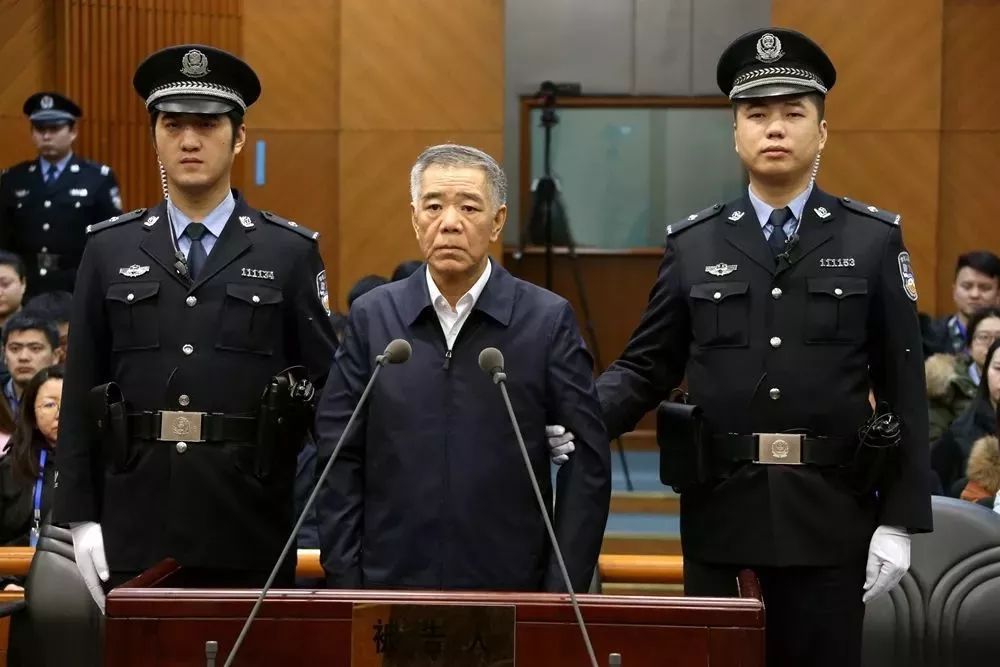 认罪悔罪、积极退赃，莫建成获刑14年