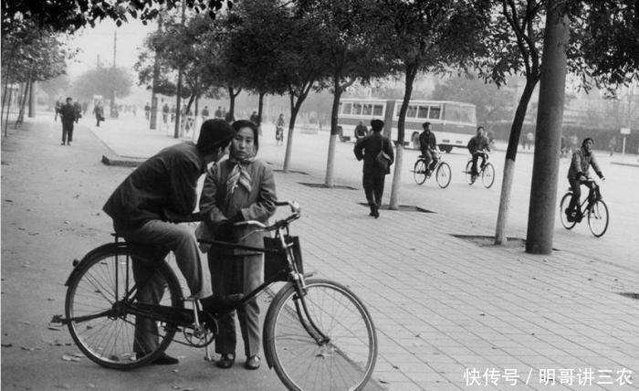  「照片」80年代农村老照片，记录了农村或城市的风貌，很多场景