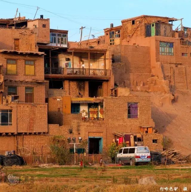 新疆边陲线上的旷世美景!中国唯一白种人居住的小镇，走一步就出