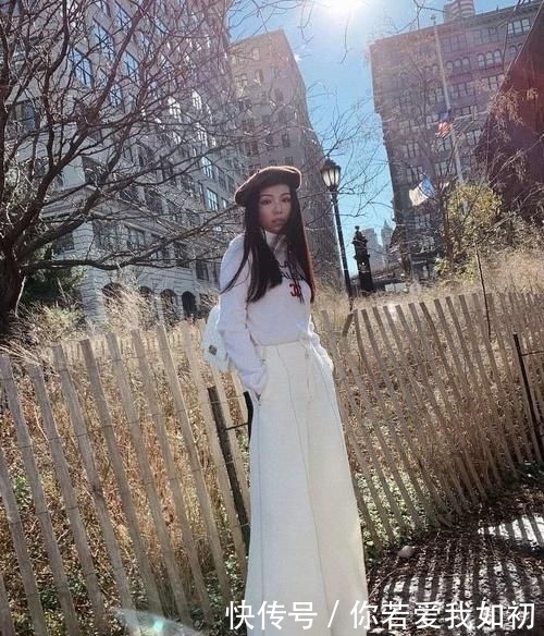 『这条』学baby、lisa穿上这条喇叭裤,再也不用修腿了