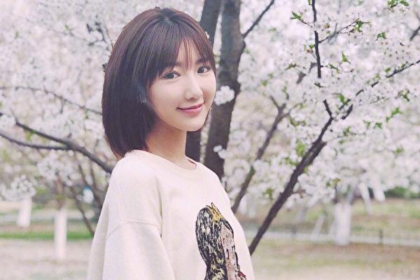 撞破男友出轨、被生父勒索5000万!她也许是娱乐圈最倒霉女星