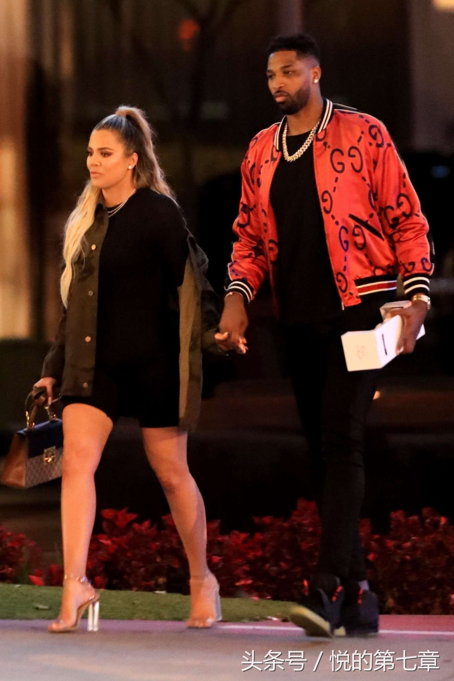 科勒卡戴珊和TT汤普森洛杉矶外出 脚踩透明高跟鞋