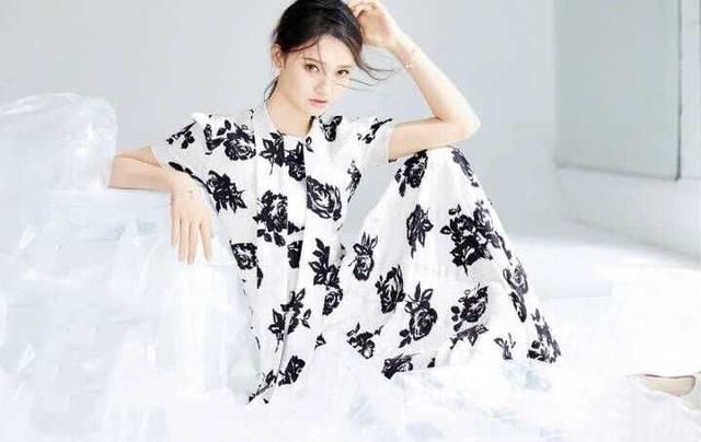 林允可谓是娱乐圈中一股“清流”！穿衣打扮跟做人一样真实不做作