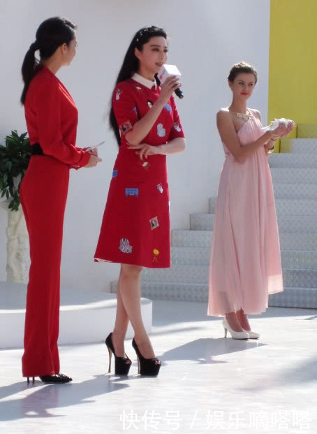 有一种鞋叫范冰冰的高跟鞋：图3比旁边人都高，最后一张看着都累