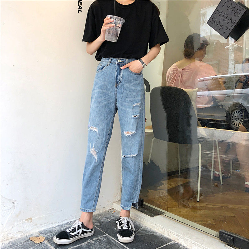 传统的牛仔裤别穿了，现在的小年轻都穿“破的”，时髦又洋气