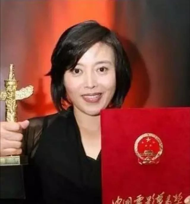  封容■让人喷饭的神仙配角！房似锦的妈在众妈里C位出道，被封容嬷嬷2.0