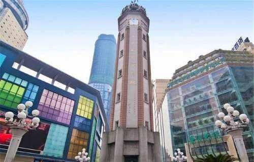 中国的一个特别城市，当地盛产美女，常被误认为成一个省