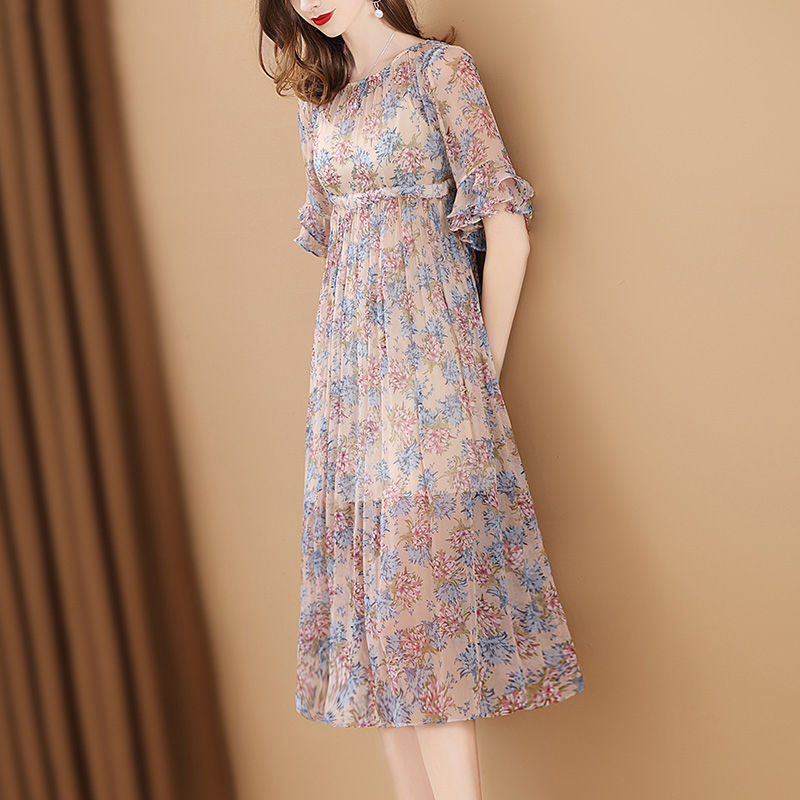 哇!45岁的老婆穿这“富贵裙”，婀娜多姿，美得让人着迷