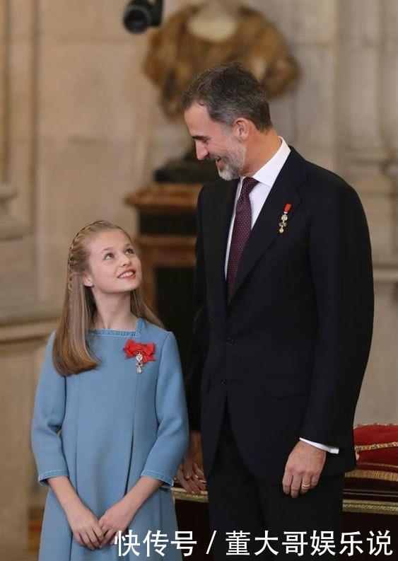 西班牙国王只带长公主看电影,女儿奴爸爸对未
