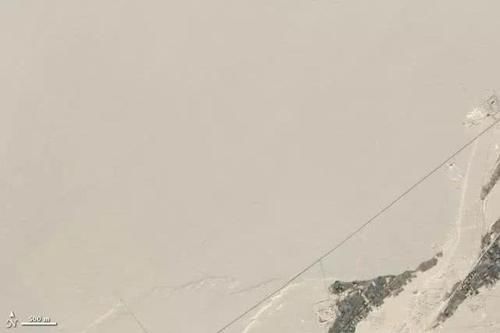  #我国#卫星发现我国荒漠正在“变黑”，大片阴影覆盖地面，发生