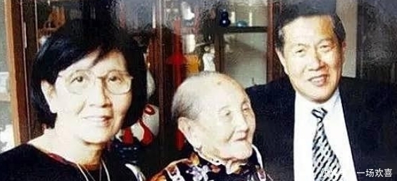 『丈夫』中国传奇母亲,52岁守寡,养育出13个博士,活到了103岁