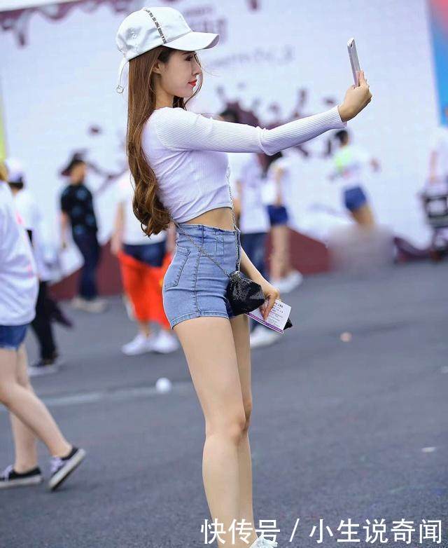 街拍: 性感短裤小姐姐, 穿出性感穿出美