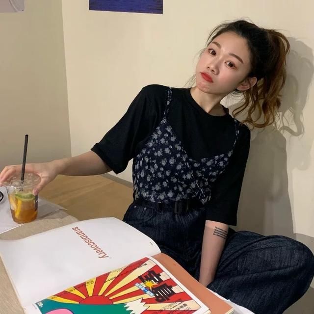  #碎花#初夏最in的碎花元素，教你穿搭小技巧，让你秒变时髦精